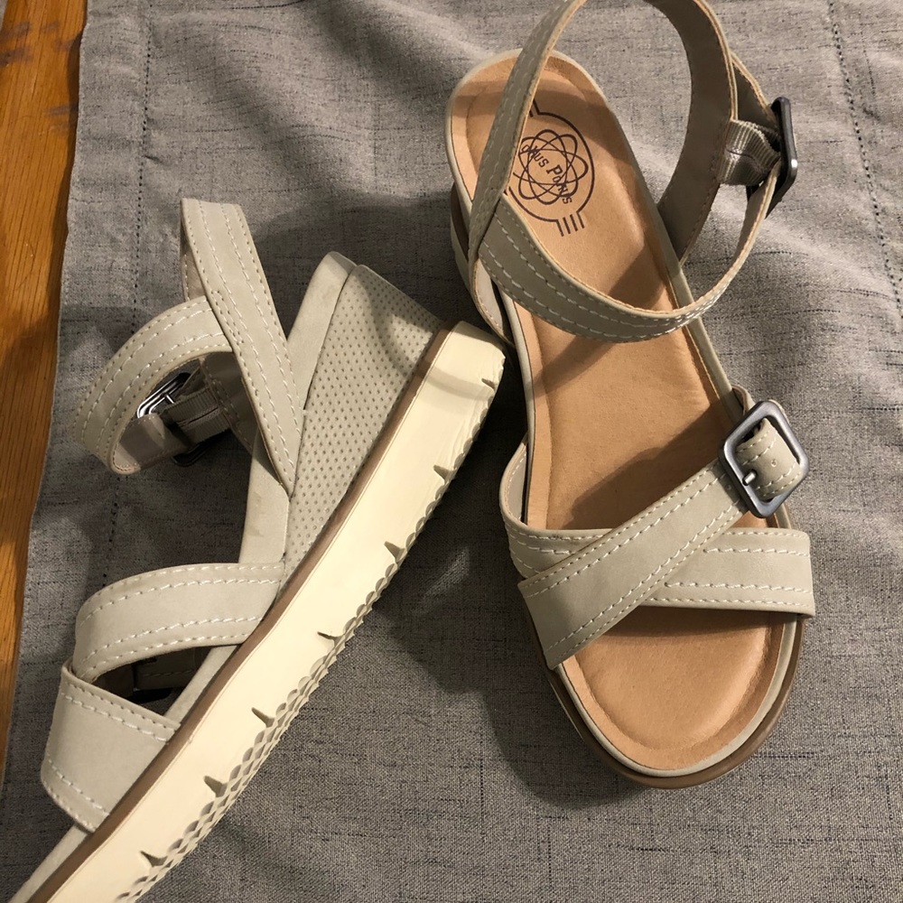 Hocus Pocus Pyler Wedges. Size 7. New.